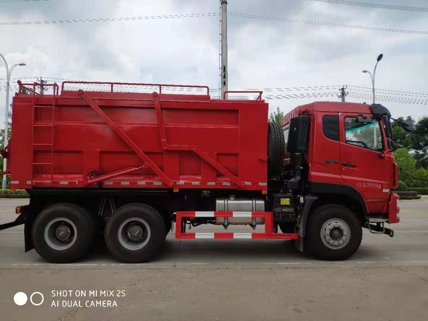 驕陽(yáng)似火、成龍威再創(chuàng)輝煌